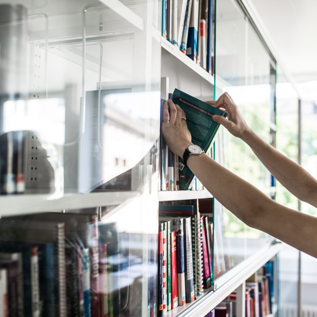 Lehrmittel STF Schweizerische Textilfachschule